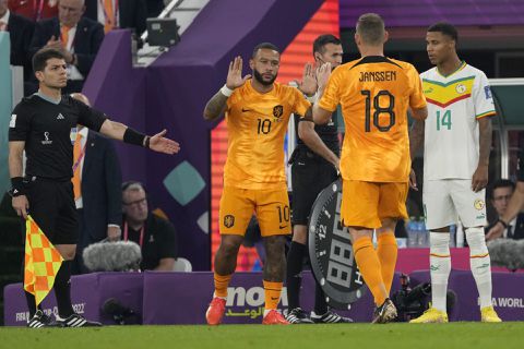 Louis van Gaal wil Memphis 1 helft laten spelen tegen Ecuador