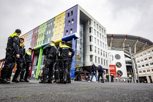 Stadionverbod dreigt voor Ajax-fans die gezichtsbedekking dragen tegen Union