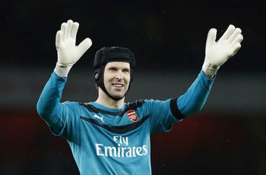 Blunder Adidas: keepershandschoenen Cech worden afgeleverd bij Chelsea