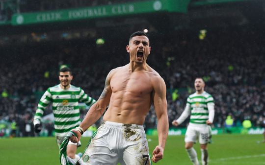 Celtic Park danst de Sirtaki! Giorgos Giakoumakis met hattrick de held van Celtic