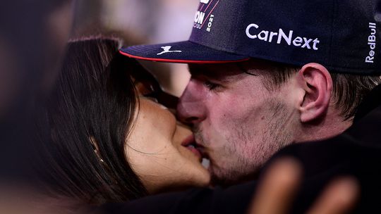 📸 | Max Verstappen en Kelly Piquet vinden ondanks double header tijd om te relaxen met zoon van manager