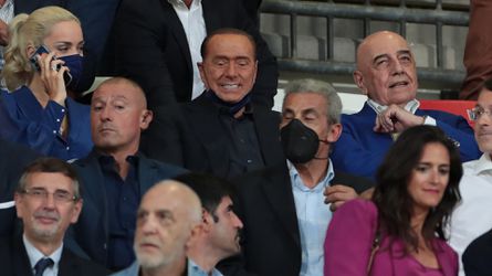 🎥 | Crisis bij Monza? Berlusconi woest na verlies tegen Udinese: 'Zij met 12, wij slecht'