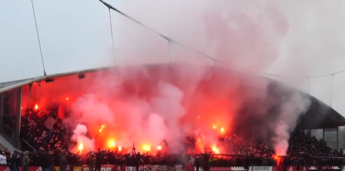 🎥 🎆  | Ajax-supporters maken vuurwerkfeestje van laatste training voor Klassieker