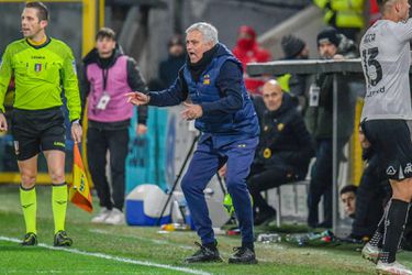 Mourinho weet het zeker: Napoli nu al Italiaans kampioen, Karsdorp kán terugkeren
