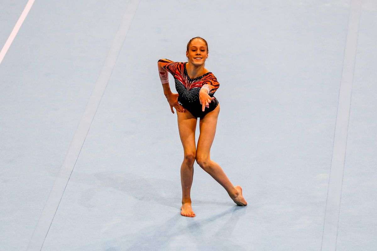 17-jarige Visser lang op weg naar medaille in meerkampfinale, verprutst kansen op de brug