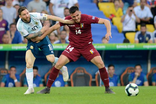 Argentinië plaatst zich voor halve finale en komt nu Brazilië tegen