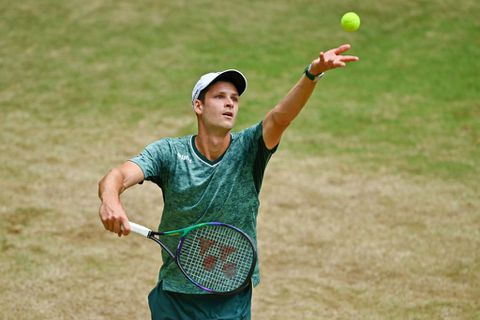 Mooi initiatief! Poolse tennisser doneert 100 euro aan Oekraïne voor elke ace die hij slaat op Wimbledon