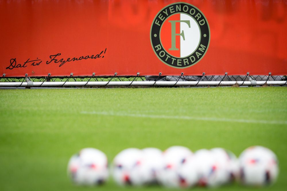 Feyenoord-talent Touré legt Ajax over de knie in O17-klassieker