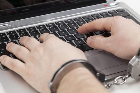 Man die illegale streams van Premier League verkocht moet bijna 1 miljoen pond betalen