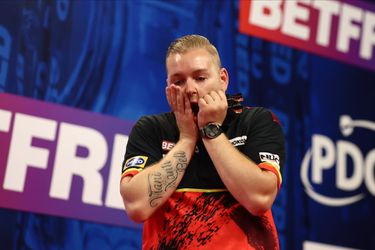 Dimitri Van den Bergh over 'ruzie' met Peter Wright: ‘Ik wil dat hij gewoon normaal doet’