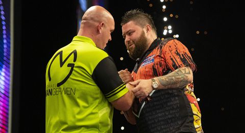 Zoveel 180's moeten Van Gerwen en Smith gooien om het toernooirecord te verbreken