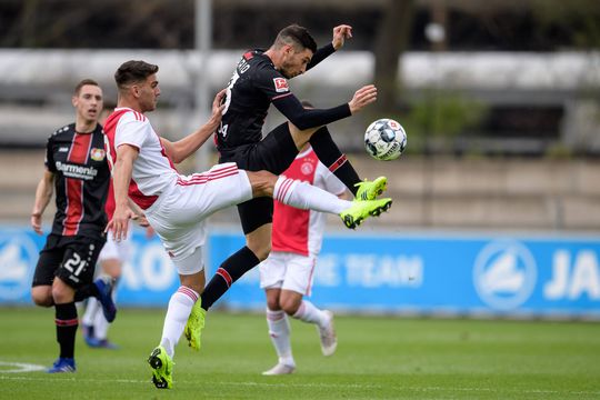 Bekijk de samenvatting van het oefenpotje tussen Bayer Leverkusen en Ajax