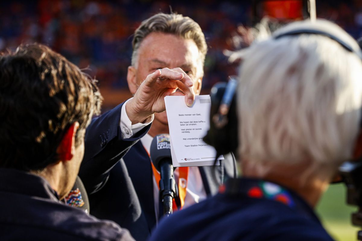 TV-gids: hier kijk je naar de persconferentie van Louis van Gaal over de WK-selectie van Oranje
