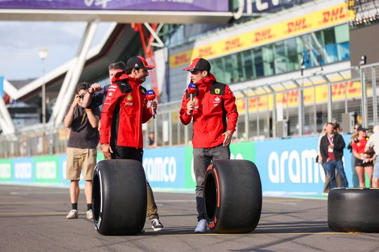🎥 | Is Ferrari nog wel Formule 1-top, of een flaterende flop? 'Hoort in de F1 thuis'
