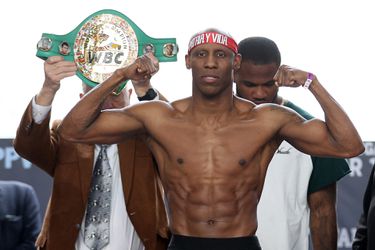 🎥 | Dieven halen hele huis overhoop en stelen kampioenschaps-belts Yordenis Ugás