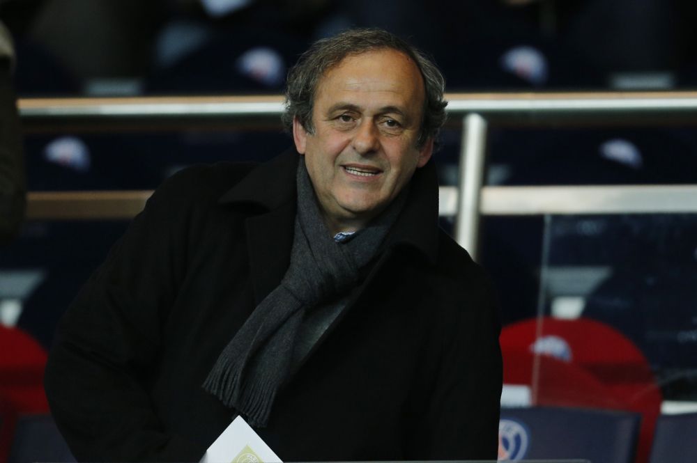 Platini mag niet naar bobofeestje EK-loting