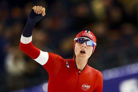 20-jarige Sander Eitrem stunt op 5000 meter; Patrick Roest houdt leiding bij EK allround