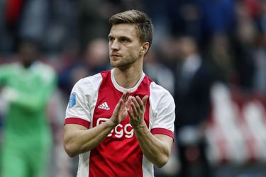 Ajax op 118e verjaardag zonder aanvoerder Veltman tegen Sparta