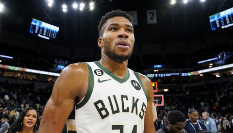 Giannis Antetokounmpo en Luka Doncic schitteren wéér in de NBA