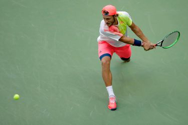 Ballenjongen op US Open ontsnapt aan snoeiharde backhand Pouille (video)