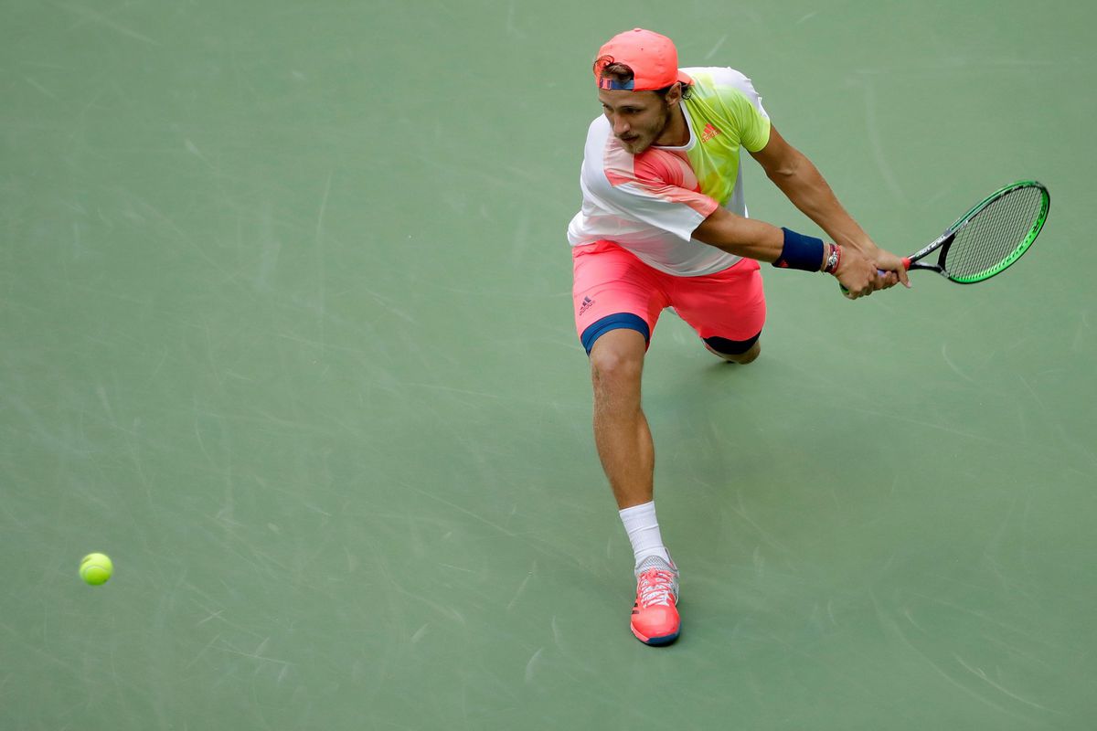 Ballenjongen op US Open ontsnapt aan snoeiharde backhand Pouille (video)