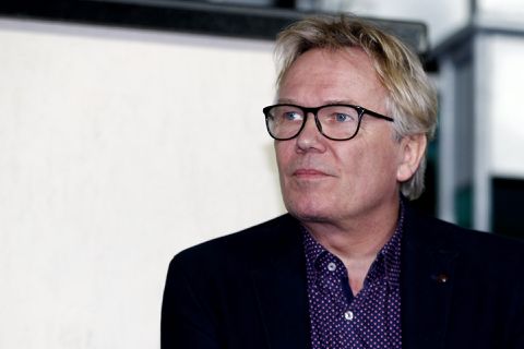 Tom Egbers geeft affaire én scheldpartijen toe, maar ontkent doodsbedreiging