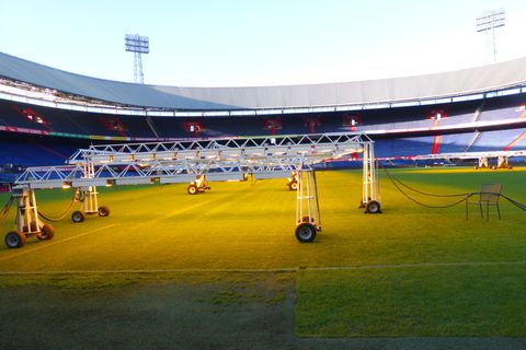 Primeur in veldencompetitie: Feyenoord moet 1e plaats delen met Ajax, grote stijger plek 3