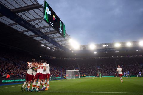 Die andere halve finale: AS Roma zet eerste stap naar finale Conference League