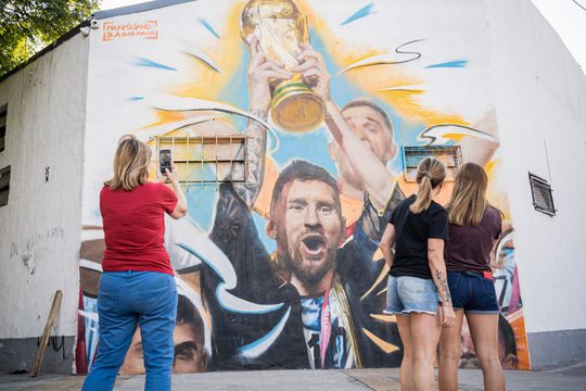 🎥  | Lionel Messi is ook wereldkampioen feesten en gaat maar door in geboorteplaats Rosario