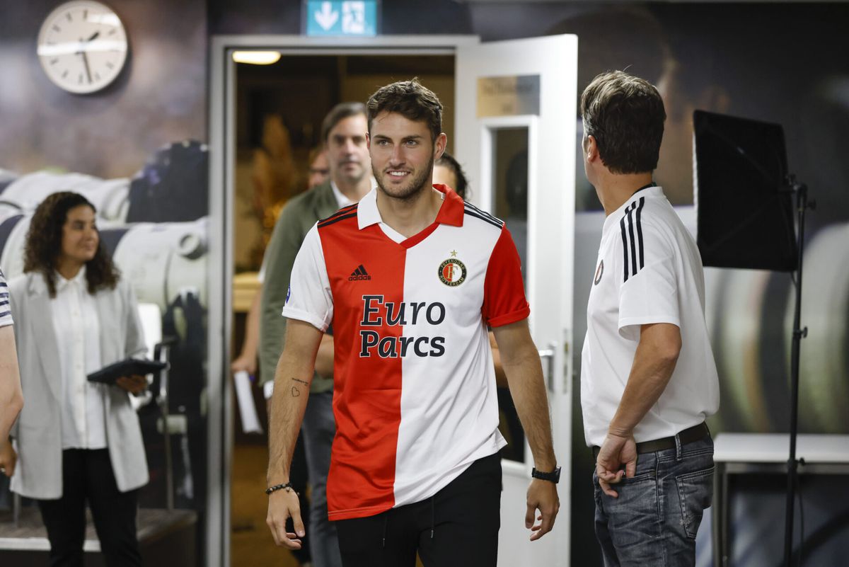 Al het papierwerk is in orde: Santiago Giménez is speelgerechtigd voor Feyenoord