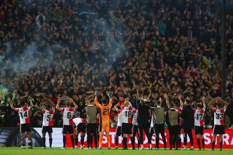 😅 | Tweede Kamerlid Peter Kwint gooit Kuip-kaarten bíj́na bij oudpapier: 'Ontdekte het net op tijd'