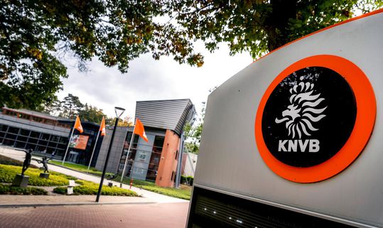 De KNVB wil dat Oranje zich in Zeist gaat voorbereiden op interlands