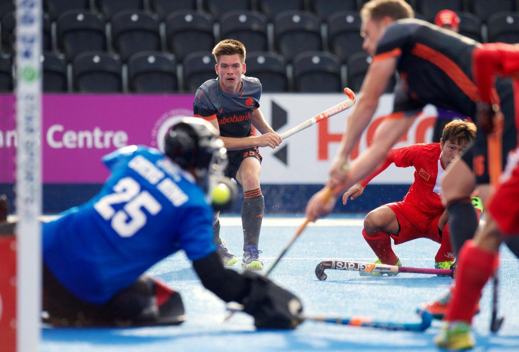 Nederland walst over China heen en staat in halve finale HWL