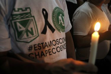 Voetbalwereld herdenkt Chapecoense (foto's)