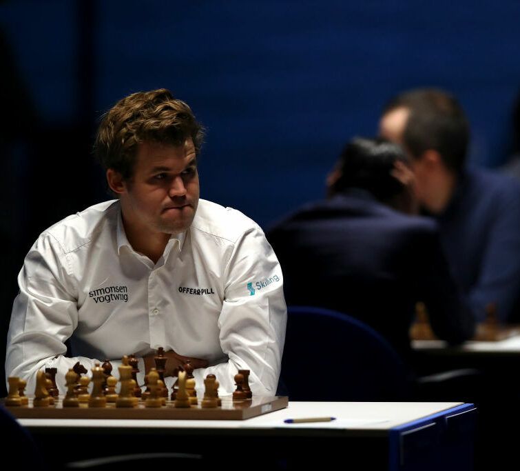Schaakkoning Magnus Carlsen skipt WK: 'Niet gemotiveerd, niet het gevoel dat ik veel te winnen heb'