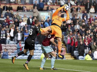 Heaton ligt er maanden uit bij Engeland en Burnley