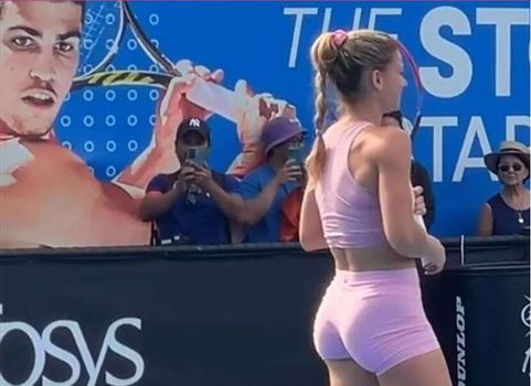 📸 | Tennisster Camila Giorgi maakt Canadees publiek gek, met spel maar vooral haar outfit