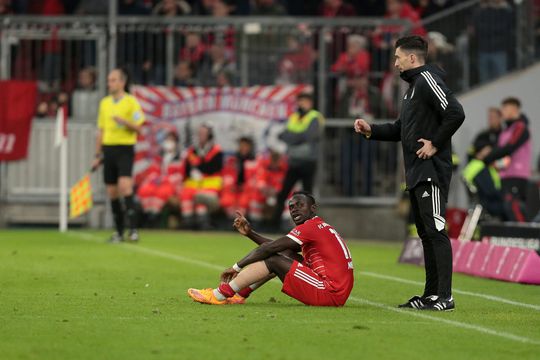 Verwarring over ernst blessure Mané: Bayern sluit deelname van Senegalees aan WK nog niet uit
