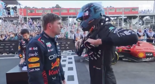 Max Verstappen snauwt richting George Russell na sprintrace: 'Dickhead!'