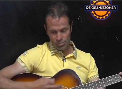 😂🎥 | Danny Vera staat versteld van zangkunsten Bas Nijhuis: 'Hartstikke goed hoor'