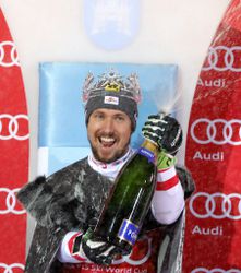 Halve Nederlander Marcel Hirscher boekt historische 50e zege op de slalom