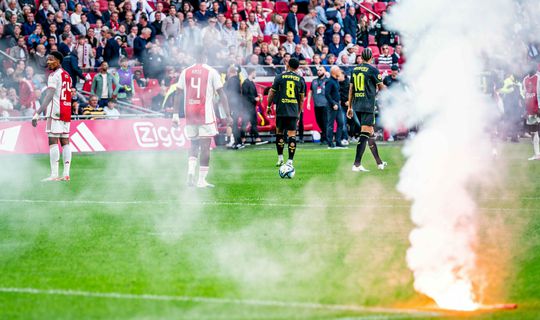 📸 | Vuurwerkgooiers verknalden naast Ajax - Feyenoord ook wens van doodzieke jonge fan