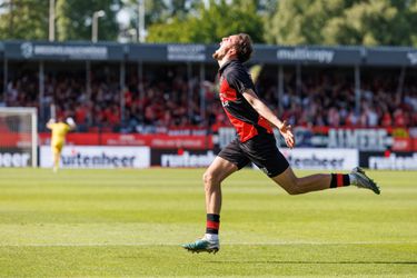 Almere City verpest zooi kansen maar krijgt VVV kapot in halve finale play-offs