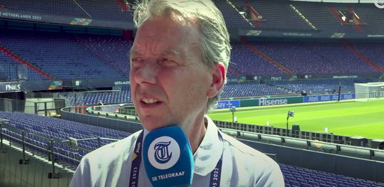 🎥 | Valentijn Driessen wordt De Kuip uitgezet: 'UEFA-maffia!'