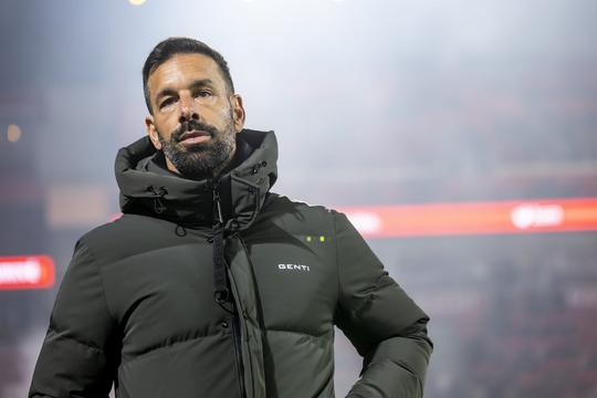'Ruud van Nistelrooij wilde 2 keer eerder weg bij PSV'