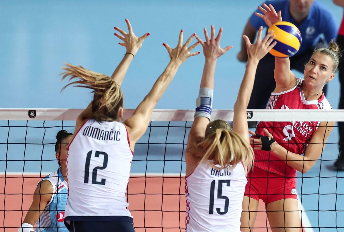 Nederlandse volleybalsters ontmoeten oud-bondscoach Guidetti in kwartfinale EK