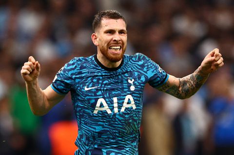 Dit zijn alle uitslagen en de eindstanden van Groep A, B, C en D in de Champions League