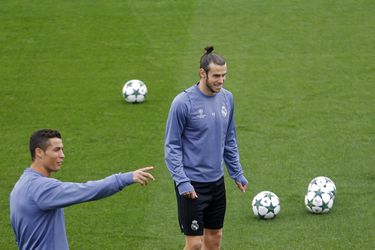 Bale komt na 3 maanden weer naar training Real