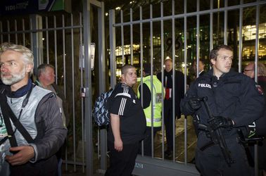 Sportfotograaf Van Steen in Hannover: 'Er zou een ambulance met explosieven zijn'