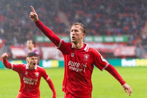 Go Ahead leek op weg naar 1e zege van 2022, maar FC Twente redt punt in slotfase